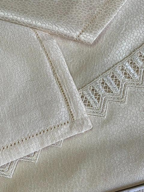 Скатерть круглая с салфетками Gamba 9884СК Д.220х8