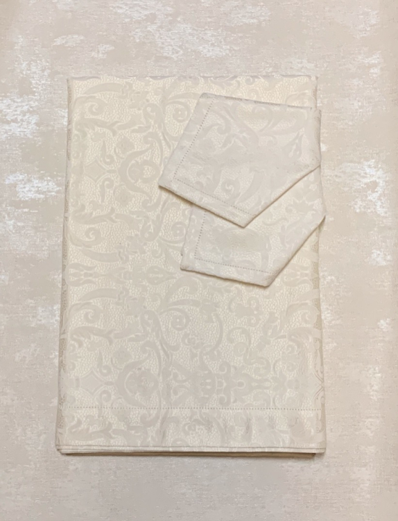 Скатерть с салфетками Gamba 9883 шампань 160х180 +6 салфеток