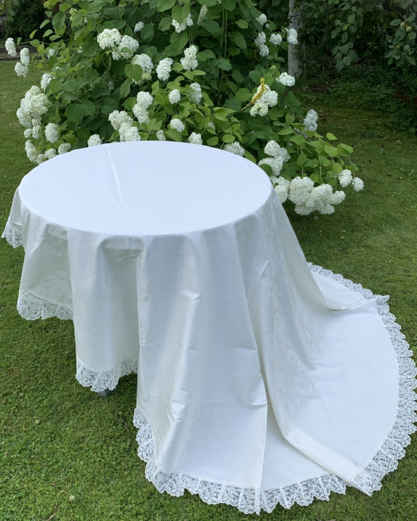 Скатерть круглая Palombella SVEZIA PIZZO-1 D.220x12