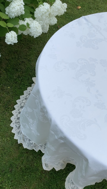 Скатерть круглая Palombella SVEZIA AMANDA D.220x12