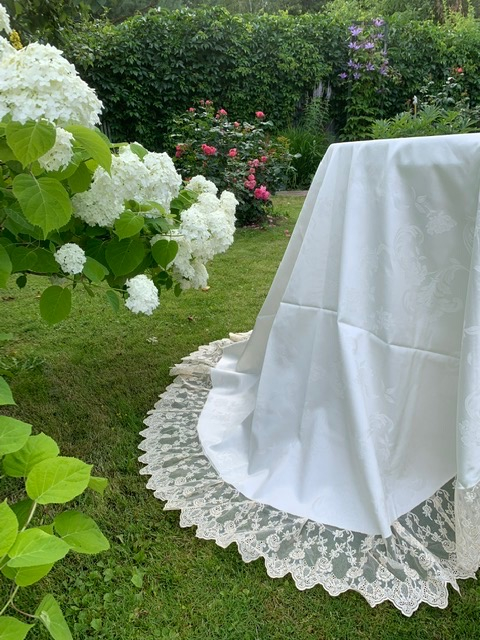 Скатерть круглая Palombella SVEZIA AMANDA D.220x12