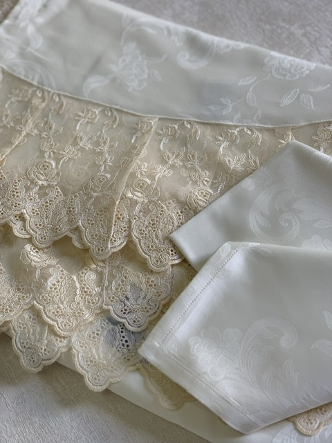 Скатерть круглая Palombella SVEZIA AMANDA D.220x12