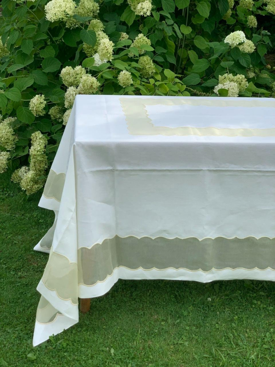 Эксклюзивная скатерть TAMIGI 180x270x12 Эксклюзивная скатерть TAMIGI 180x270x12