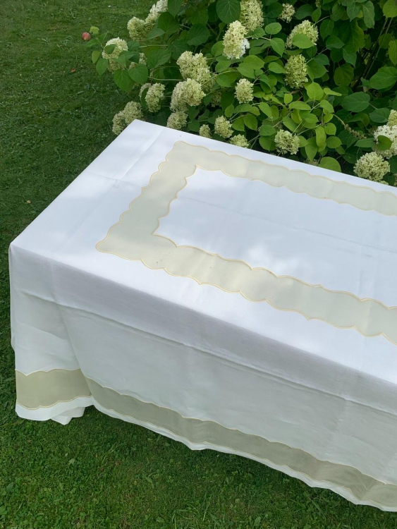 Эксклюзивная скатерть TAMIGI 180x270x12 Эксклюзивная скатерть TAMIGI 180x270x12