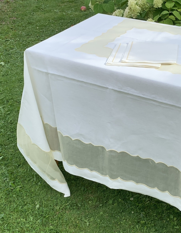 Эксклюзивная скатерть TAMIGI 180x270x12 Эксклюзивная скатерть TAMIGI 180x270x12