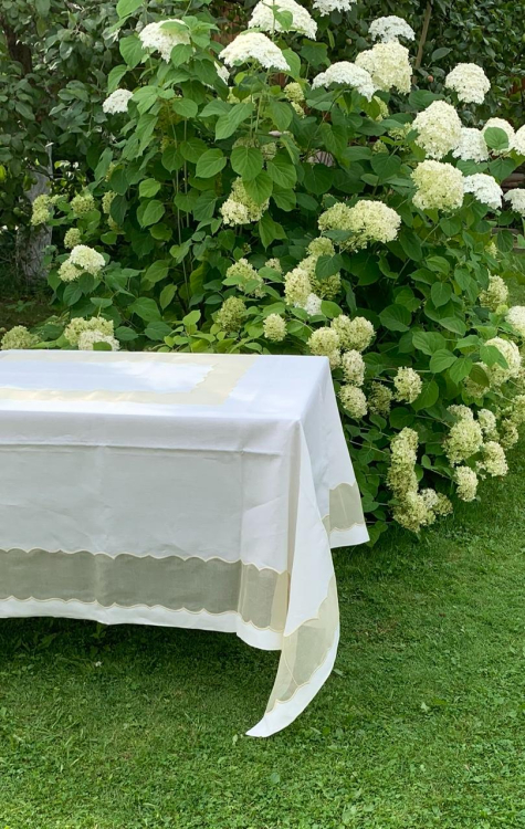 Эксклюзивная скатерть TAMIGI 180x270x12 Эксклюзивная скатерть TAMIGI 180x270x12