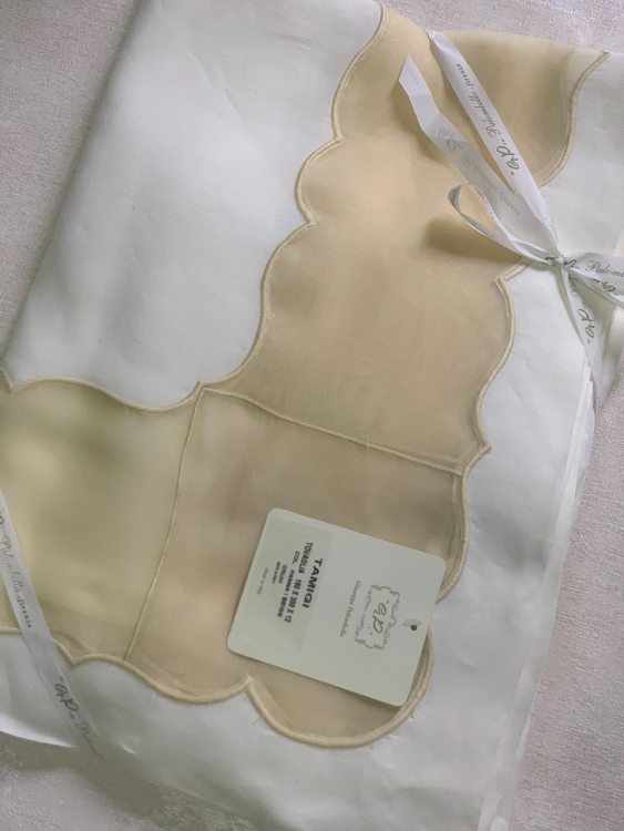 Эксклюзивная скатерть TAMIGI 180x270x12 Эксклюзивная скатерть TAMIGI 180x270x12