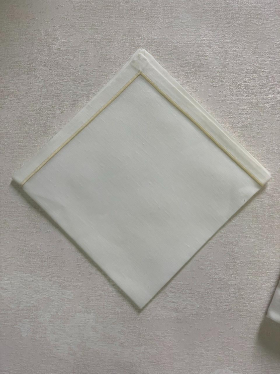 Эксклюзивная скатерть TAMIGI 180x270x12 Эксклюзивная скатерть TAMIGI 180x270x12