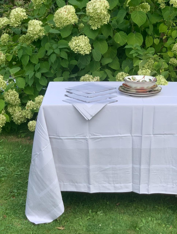 Скатерть с салфетками Vallesusa CHROMO SATIN 160x225 +8 салфеток жемчуг