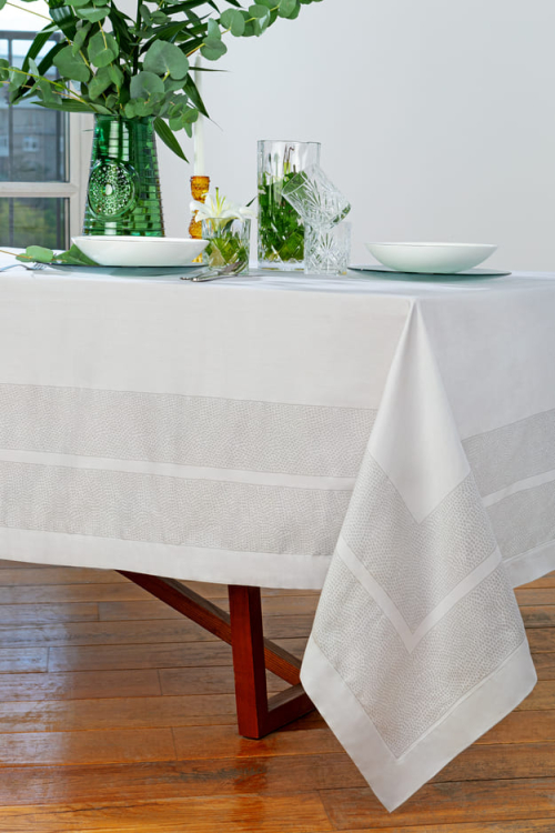 Скатерть с салфетками Vallesusa CHROMO SATIN 160x225 +8 салфеток жемчуг