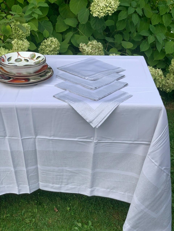 Скатерть с салфетками Vallesusa CHROMO SATIN 160x225 +8 салфеток жемчуг