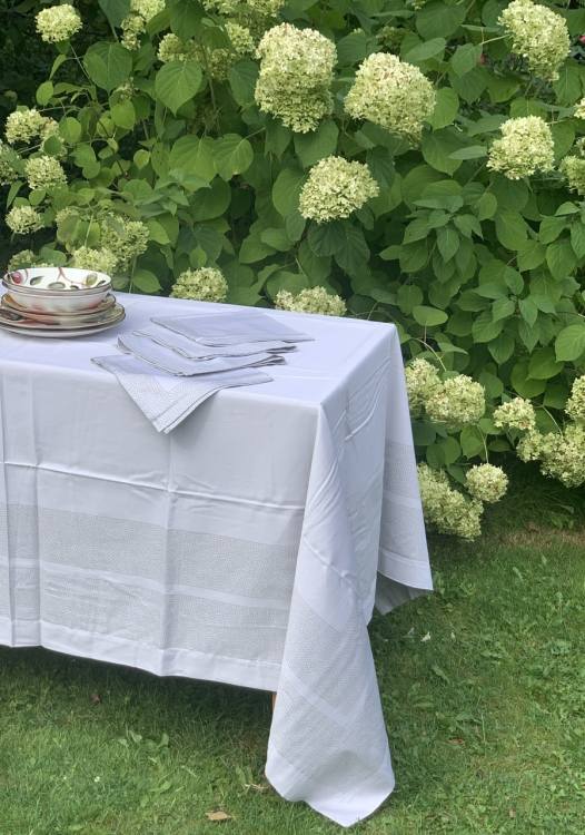 Скатерть с салфетками Vallesusa CHROMO SATIN 160x225 +8 салфеток жемчуг