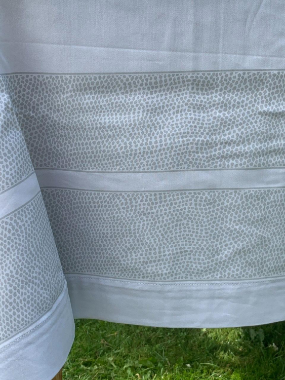 Скатерть с салфетками Vallesusa CHROMO SATIN 160x225 +8 салфеток жемчуг