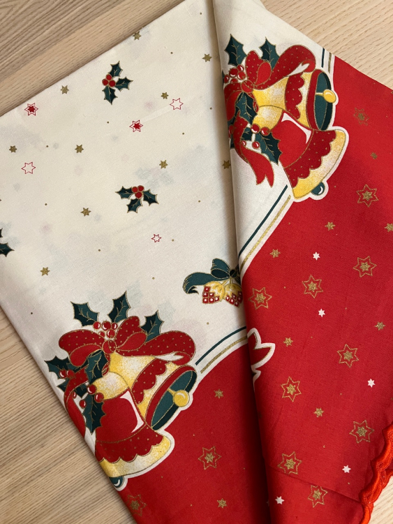 Новогодняя скатерть HOLIDAY 150x250 + 8 салфеток