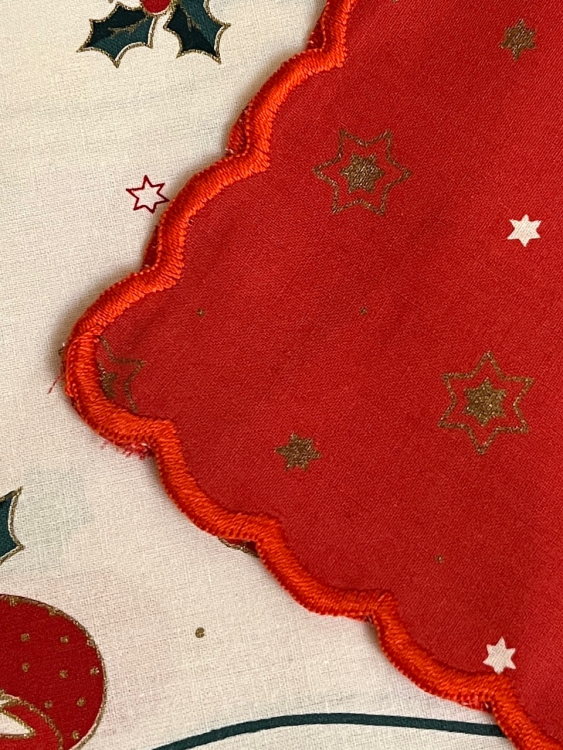 Новогодняя скатерть HOLIDAY 150x250 + 8 салфеток