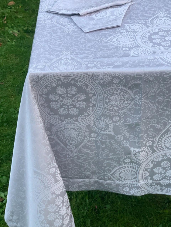 Скатерть с салфетками Gamba 9905 160х180х6