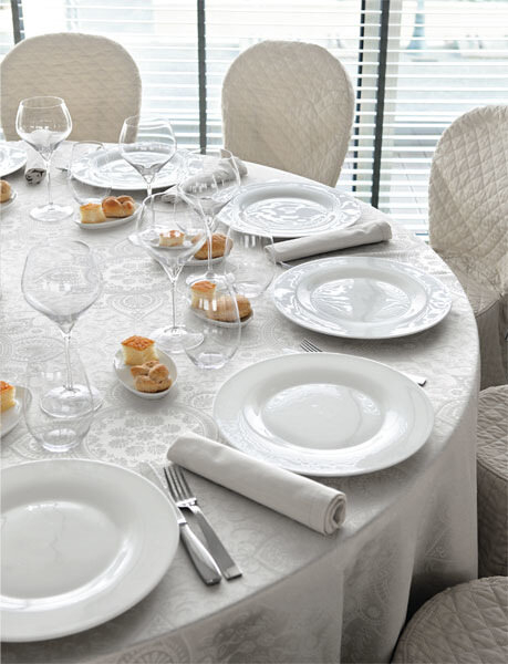 Скатерть с салфетками Gamba 9905 160х180х6