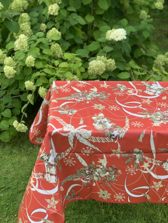 Новогодняя скатерть с покрытием 140х170 MELOGRANO (3500)