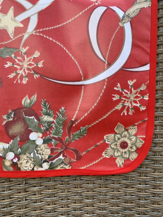 Новогодняя скатерть с покрытием 140х170 MELOGRANO (3500)