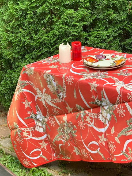 Новогодняя скатерть с покрытием 140х170 MELOGRANO (3500)