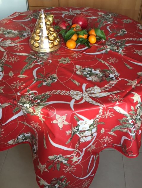 Новогодняя скатерть с покрытием 140х170 MELOGRANO (3500)