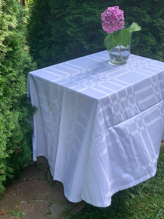 Скатерть овальная Palombella MARILIA 180х270 +12 салфеток белая