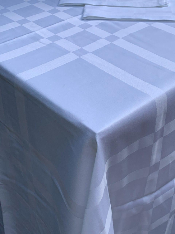 Скатерть овальная Palombella MARILIA 180х270 +12 салфеток белая