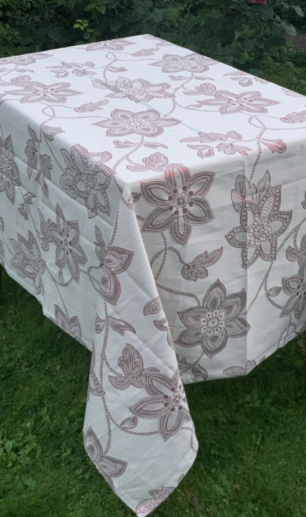 Новогодняя скатерть Emilio Gatti 150x180 см