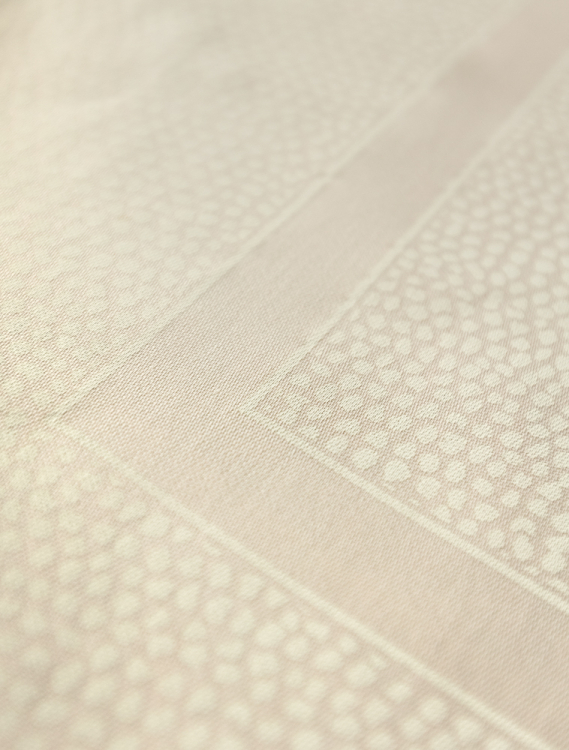 Скатерть с салфетками Vallesusa CHROMO SATIN 160x225 +8 салфеток светло-бежевая