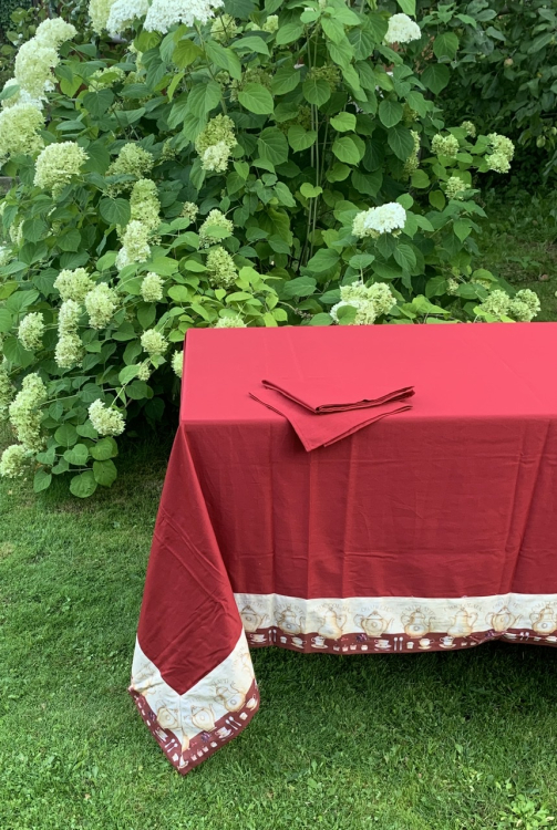 Скатерть с салфетками TagHouse 307 175x270х12 бордо