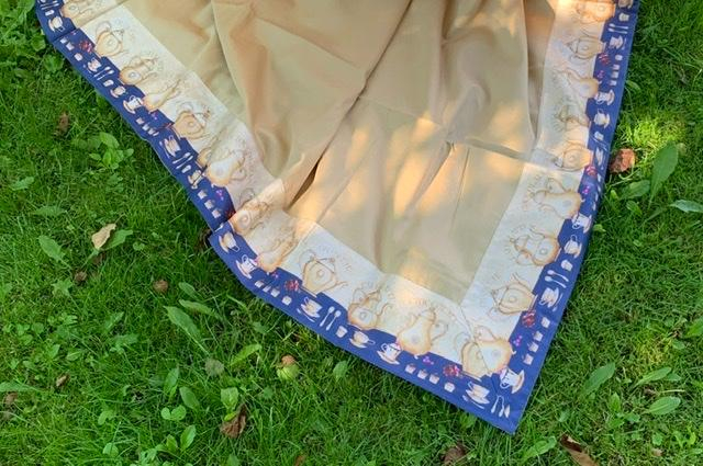 Скатерть с салфетками TagHouse 307 175x270х12 бежевого цвета