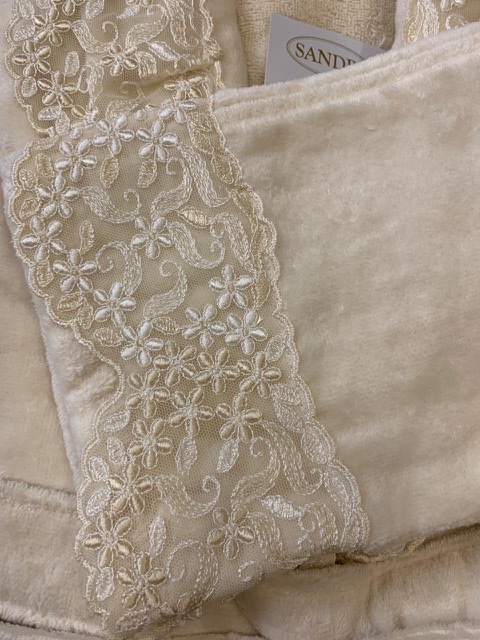 Халат женский Sandri LACE1 со светло-бежевым кружевом