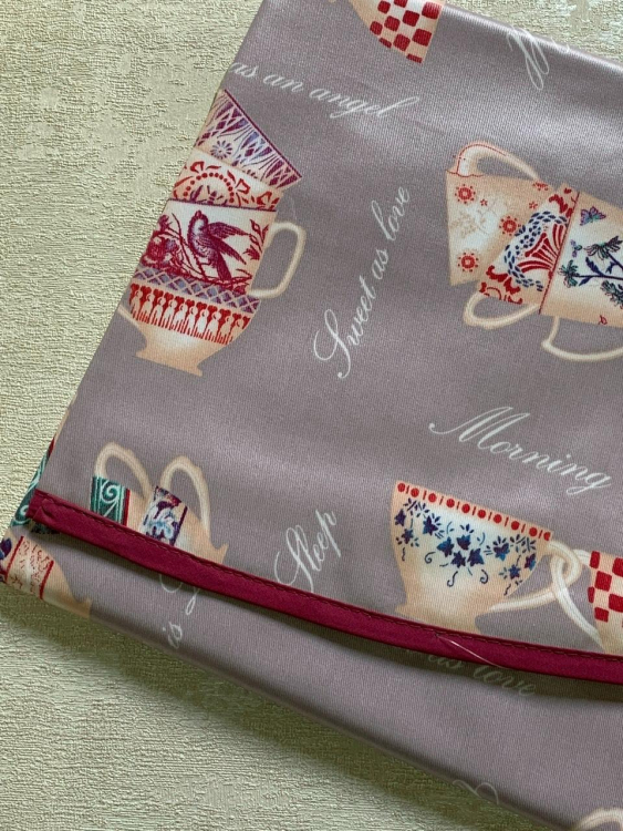 Скатерть Tag 3625 TAZZINE Д.150 с защитным покрытием PVC