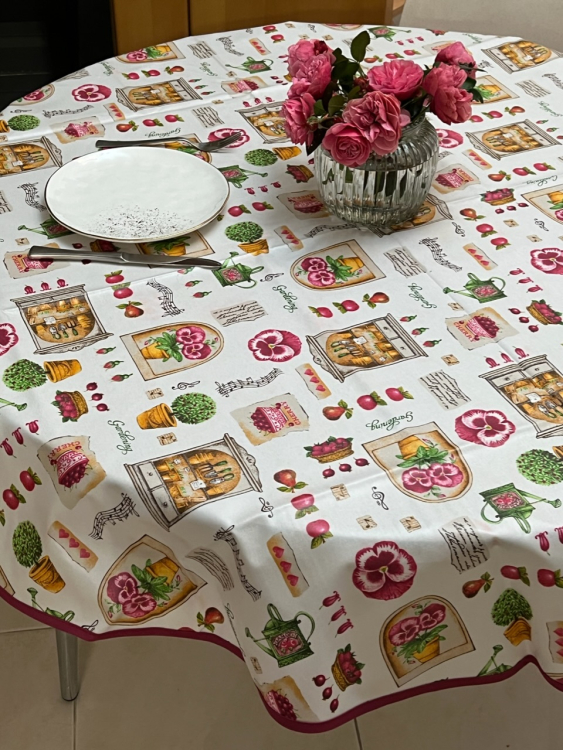 Скатерть Tag 3609 MUSICALE Д.150 с защитным покрытием PVC Скатерть Tag 3609 MUSICALE Д.150 с защитным покрытием PVC