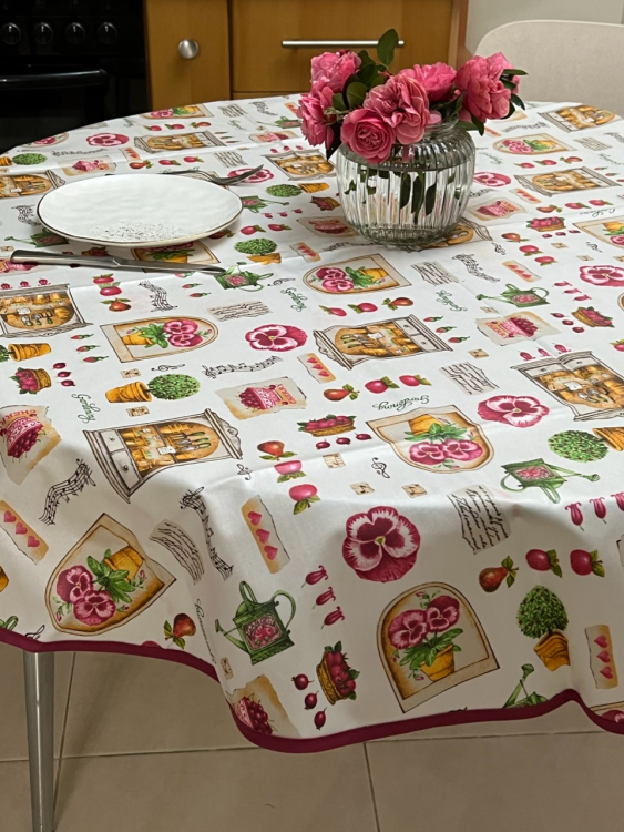 Скатерть Tag 3609 MUSICALE Д.150 с защитным покрытием PVC Скатерть Tag 3609 MUSICALE Д.150 с защитным покрытием PVC