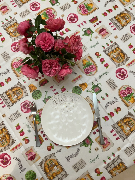 Скатерть Tag 3609 MUSICALE Д.150 с защитным покрытием PVC Скатерть Tag 3609 MUSICALE Д.150 с защитным покрытием PVC