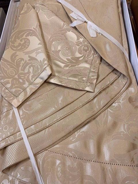 Скатерть овальная с салфетками Gamba 9883 180х320х12