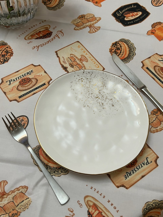 Скатерть Tag 3574 CHEESE CAKE Д.150 с защитным покрытием PVC