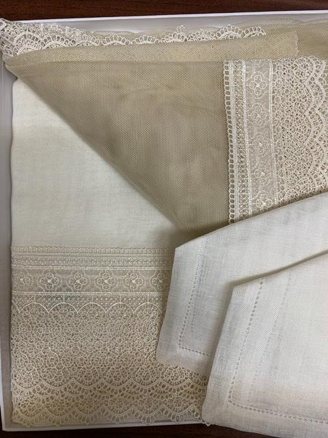 Скатерть и наперон Gamba 1022 Macrame (170x280, 120x220 +12 салфеток)