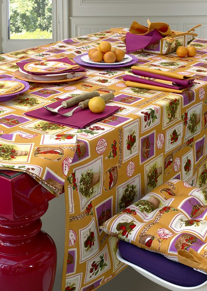 Скатерть Tag 3600 FRAGOLINE Д.150 с защитным покрытием PVC