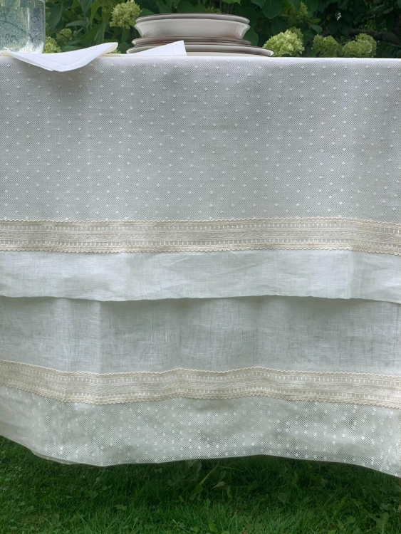 Скатерть и наперон Gamba 1022 Bordina (170x340, 120x280 и 12 салфеток)