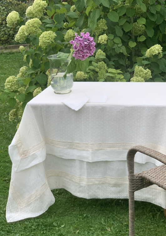 Скатерть и наперон Gamba 1022 Bordina (170x340, 120x280 и 12 салфеток)