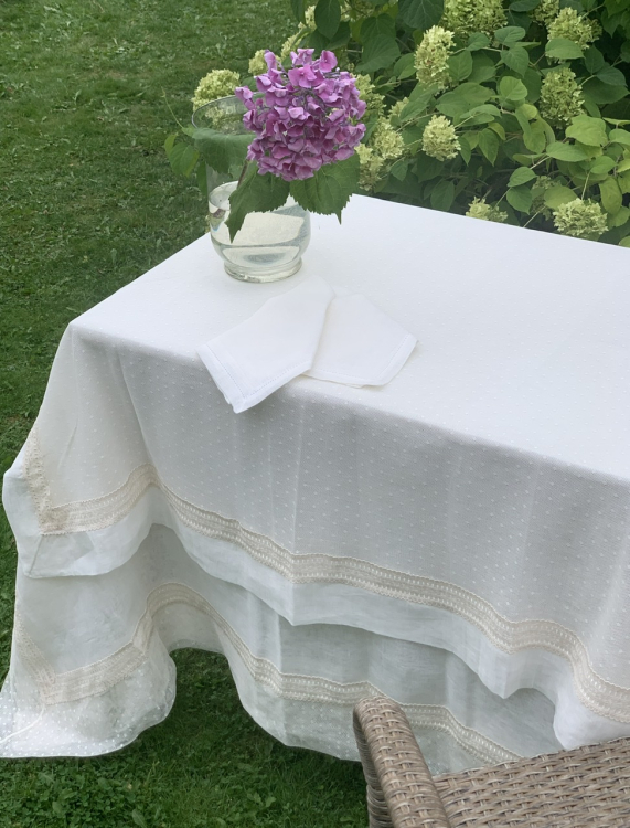 Скатерть и наперон Gamba 1022 Bordina (170x340, 120x280 и 12 салфеток)