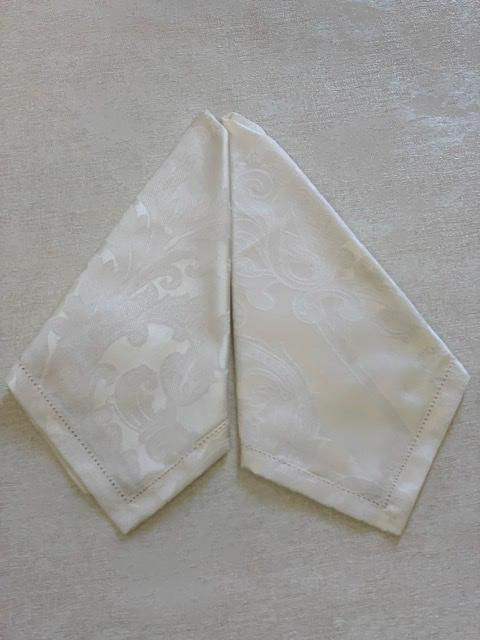 Скатерть с салфетками Gamba 9887СК 170х280х12