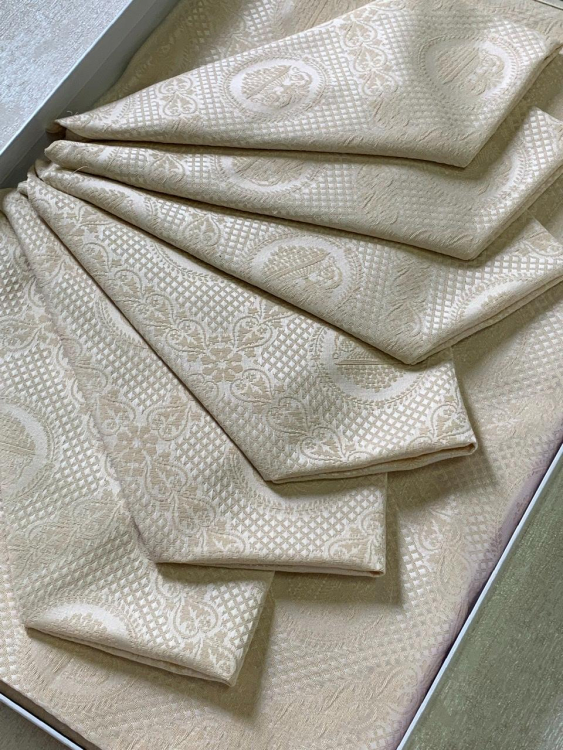 Скатерть с салфетками Gamba 8888 150х160х6