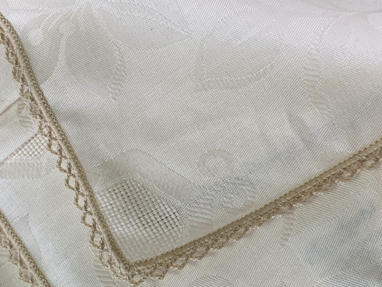 Скатерть с салфетками Confestyl NIZZA 150х180х6 с кристаллами SWAROVSKI