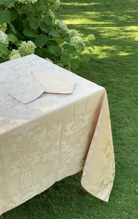 Скатерть с салфетками Gamba 9817 150x180 +6 салфеток Скатерть с салфетками Gamba 9817 150x180 +6 салфеток