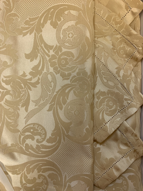 Скатерть с салфетками Gamba 9817 150x180 +6 салфеток Скатерть с салфетками Gamba 9817 150x180 +6 салфеток