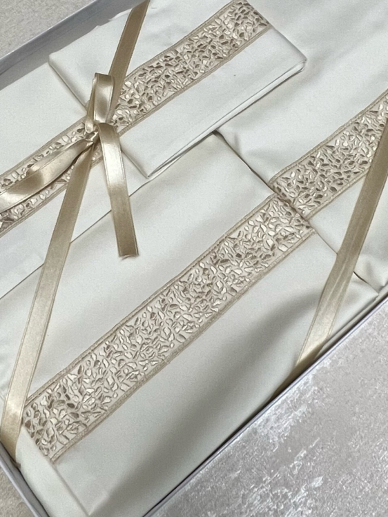 Постельное белье Emozioni DOUBLE 220x200 avorio/avorio Постельное белье Emozioni DOUBLE 220x200 avorio/avorio